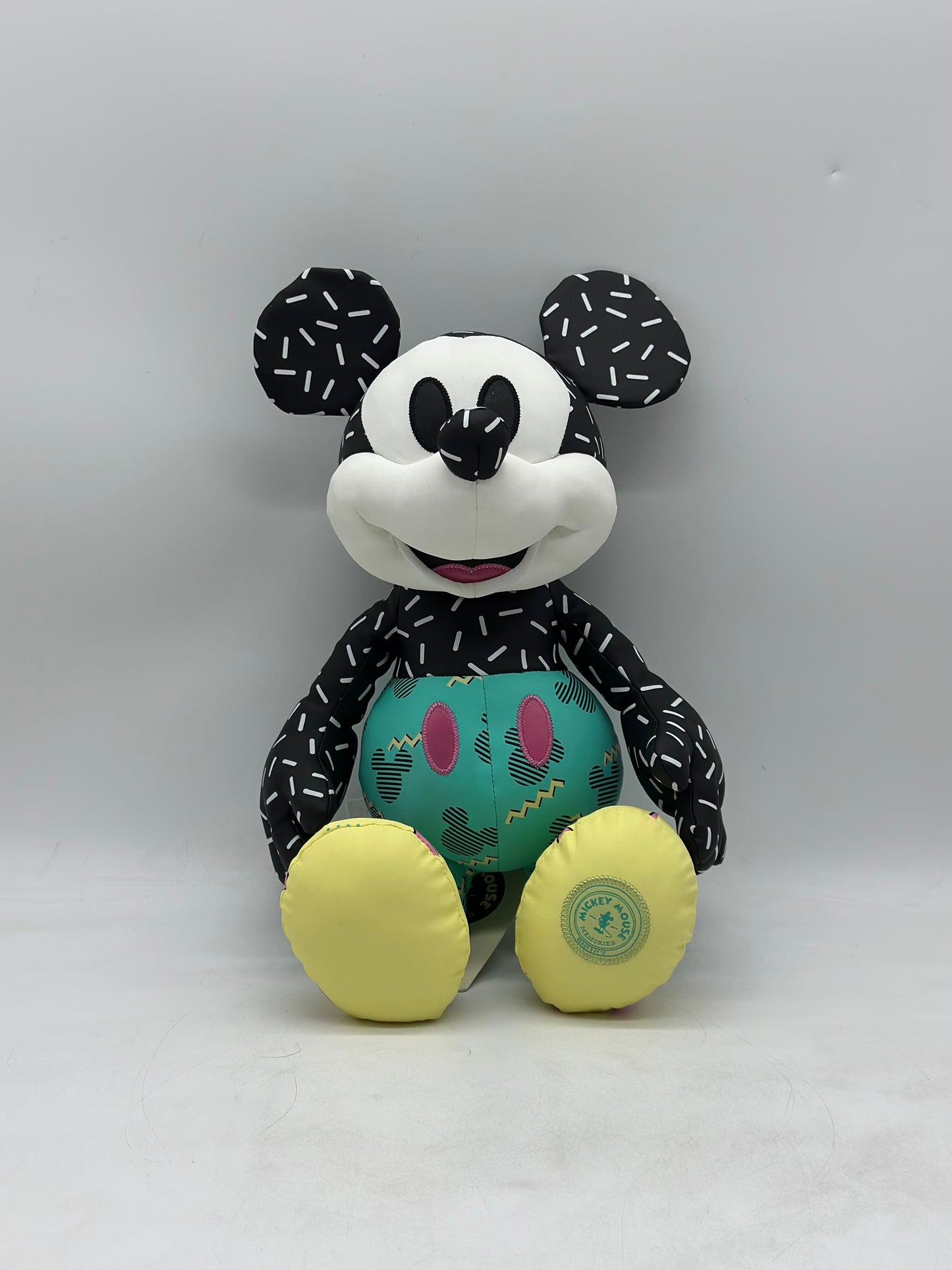 Mickey Mouse Memories Series 9/12 Limited Release Plush Large
