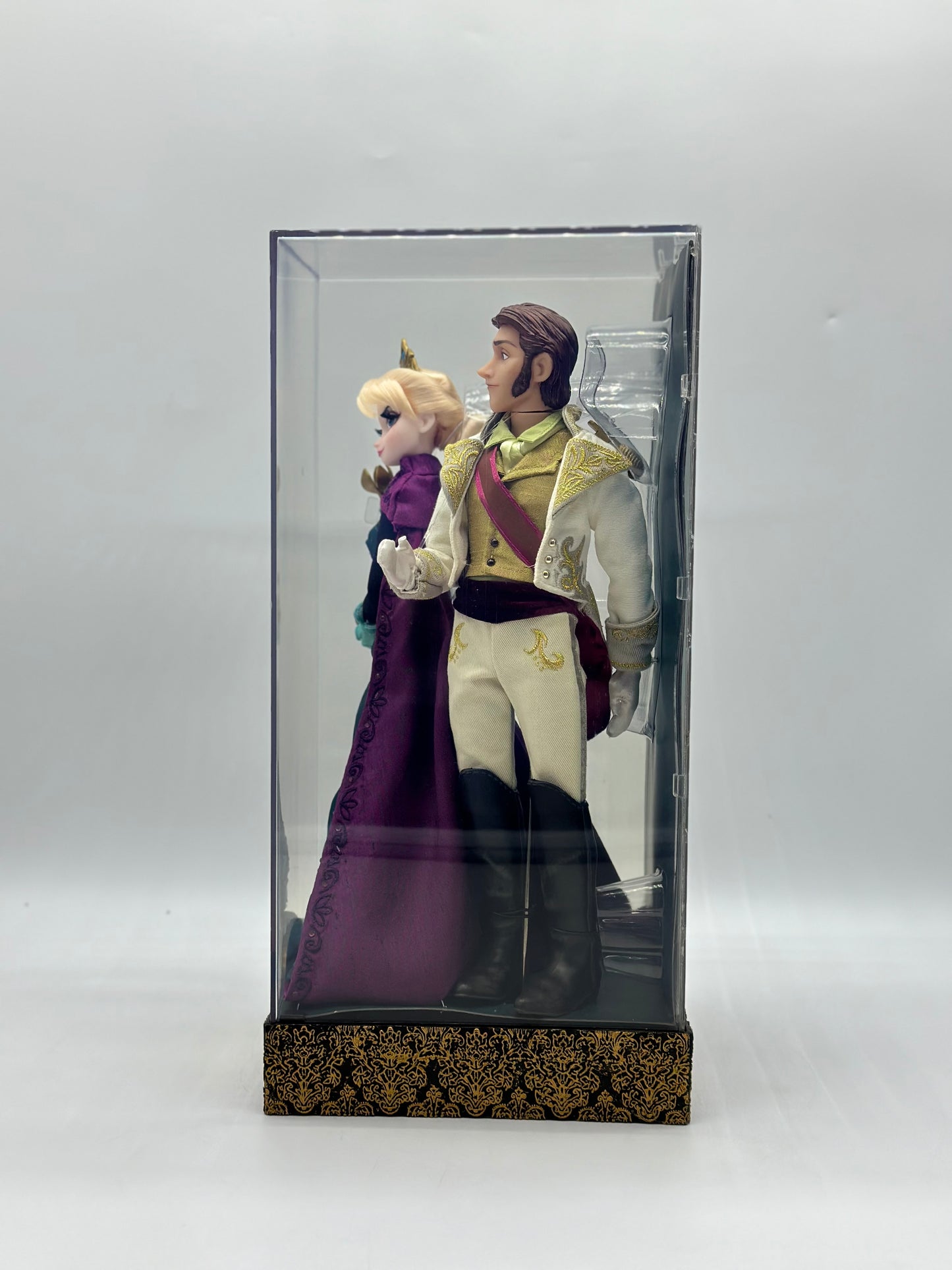 Disney Fairytale Designer Collection Elsa And Hans  D23 Limited Edition Doll Set