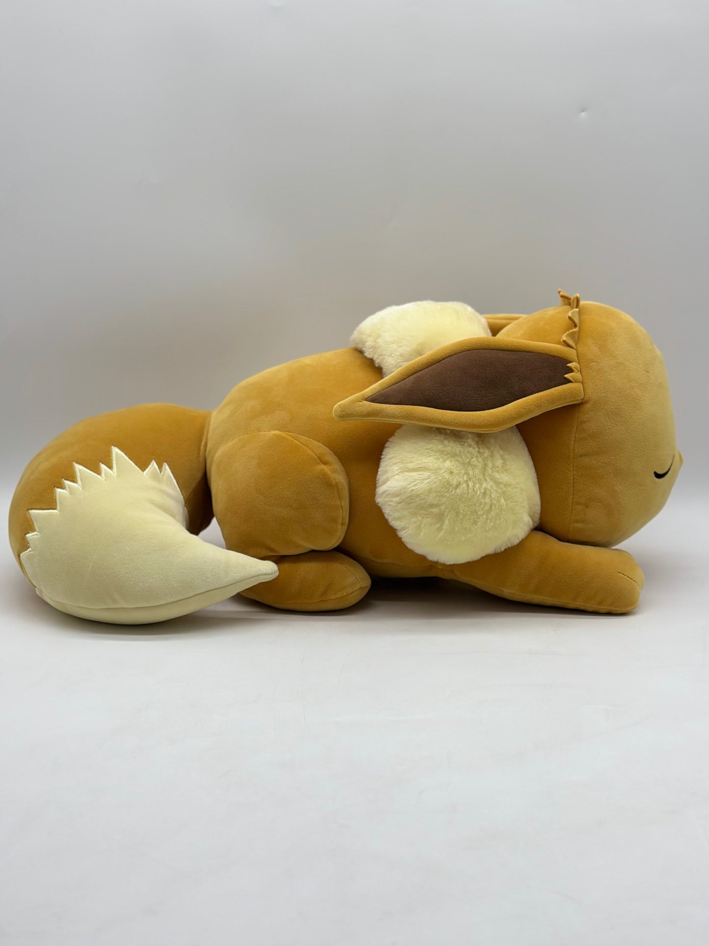 Eevee Sleeping Plush Jumbo